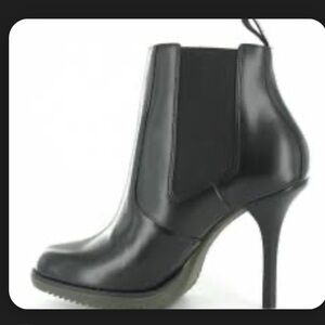 Dr. Martens Roni Women's Black Shoes/Heeled Boots Sz 7 SKU 4697
 Ankle Boots